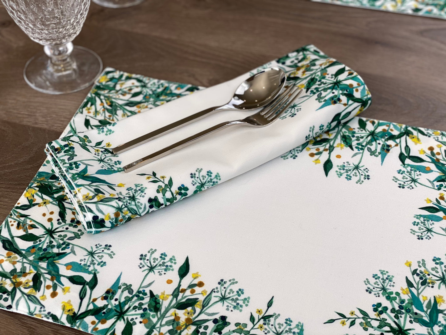 Set of 4 Green leaf, branch and Wildflower Botanical Frame Placemat, Washable Cotton Placemat for fall dining table