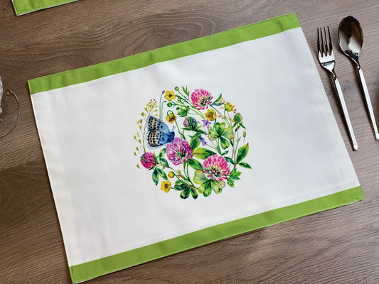 Set of 4 Wildflowers and clover Bouquet Placemat, Vintage Botanical pattern, Machine washable Placemat