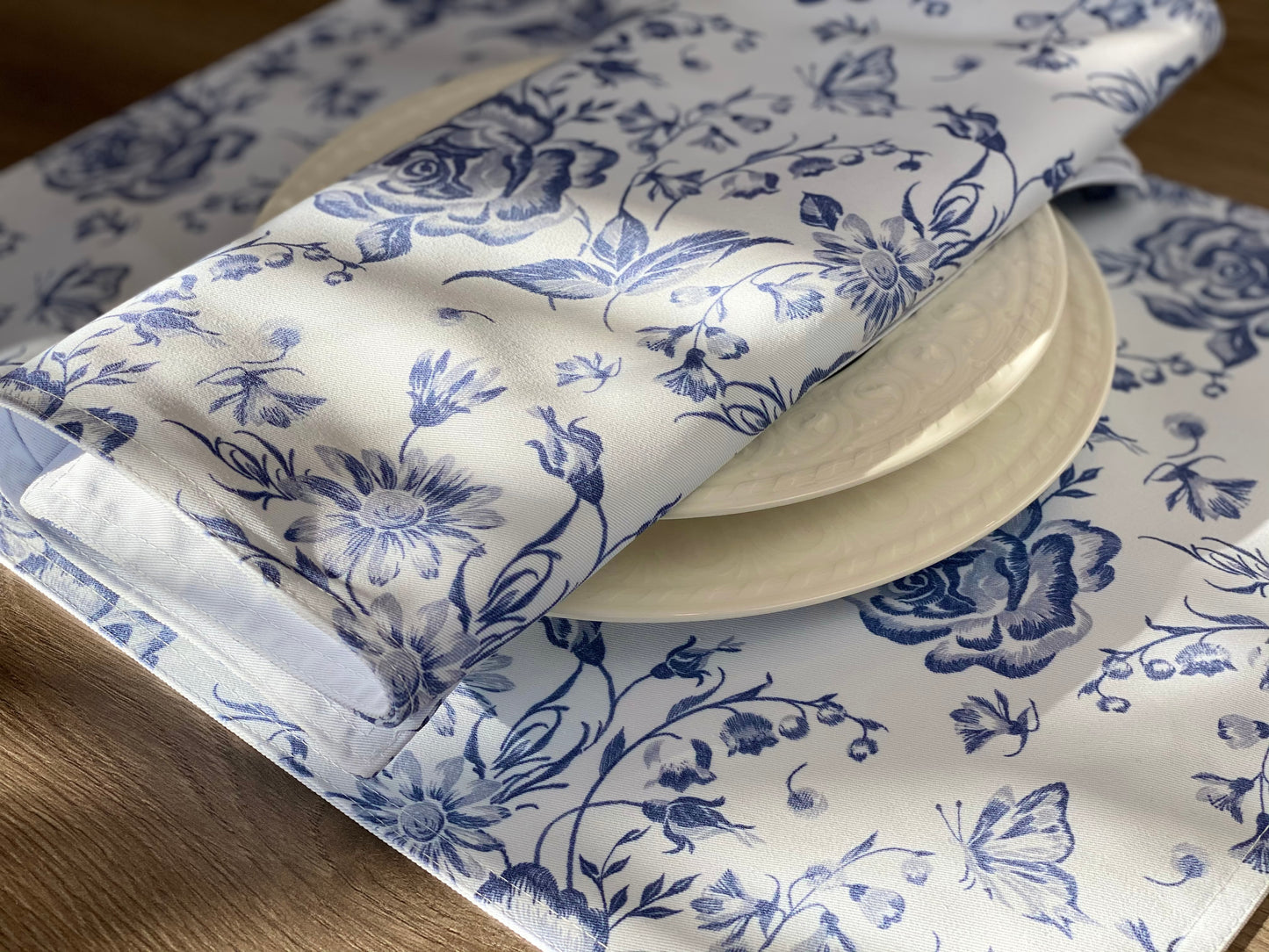 Set of 4 Rose Garden Placemat, blue roses, and chamomiles floral Printed placemat. 14" x 19". Washable Cotton Placemat for fall dining table