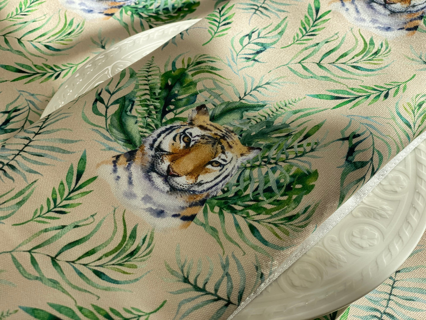 Set of 4 Green Jungle Tiger Placemat, Watercolor Animal with Tropical Leaves, Jungle Pattern, Machine washable Cotton Placemat